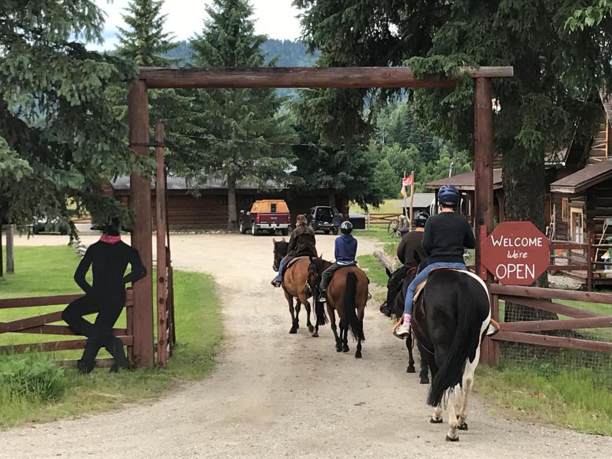 Wells Gray Guest Ranch Clearwater Exterior photo