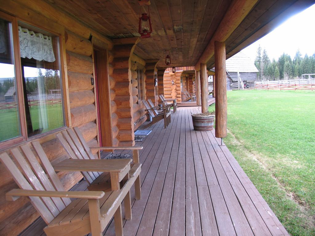 Wells Gray Guest Ranch Clearwater Exterior photo