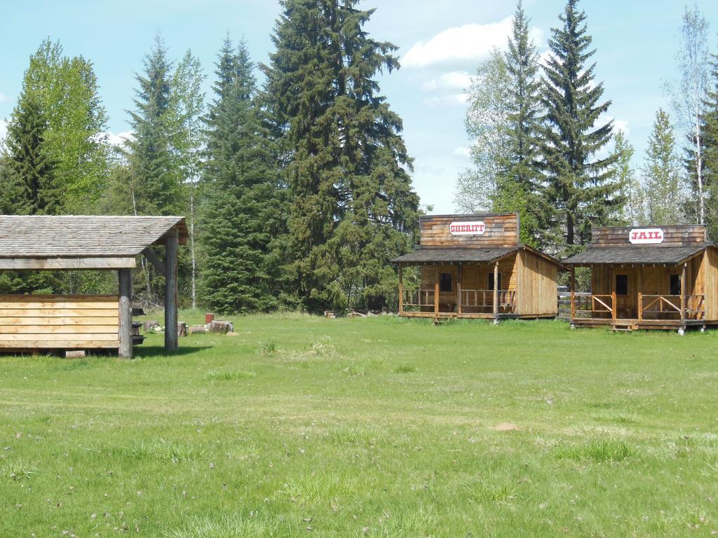 Wells Gray Guest Ranch Clearwater Exterior photo