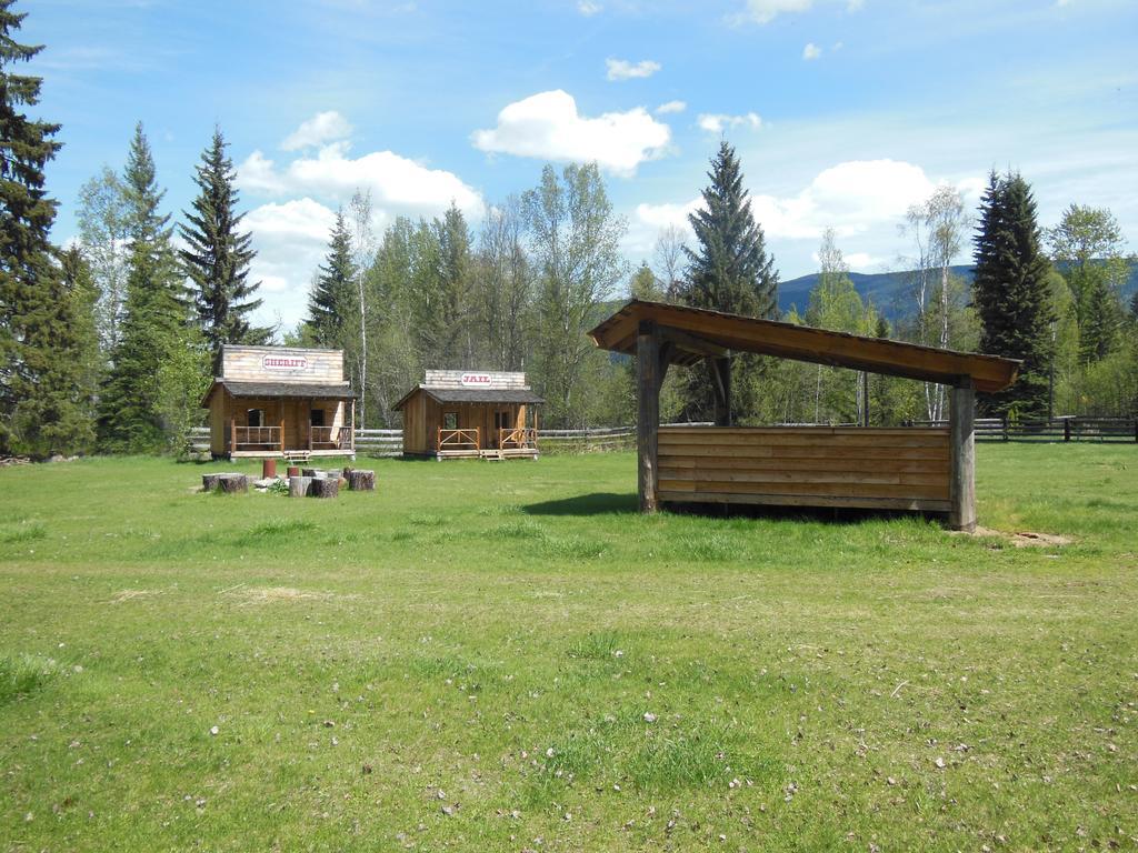 Wells Gray Guest Ranch Clearwater Exterior photo